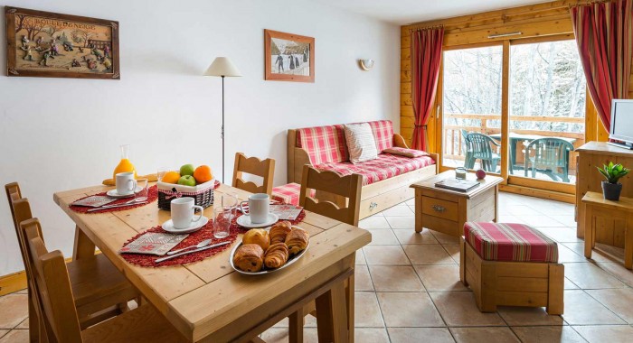 Le Hameau du Rocher Blanc, Serre Chevalier ski chalet, image 2